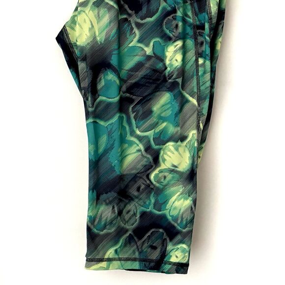 Tek Gear Women's 2X (39x20) DRYTEK Printed High-Waisted Capri Leggings Pockets - Picture 7 of 15